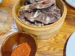 手抓牛大骨-十二道丰味·徐州土菜·烧烤(何山路店)