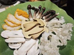 -钢管厂五区小郡肝串串香火锅(梅川路店)