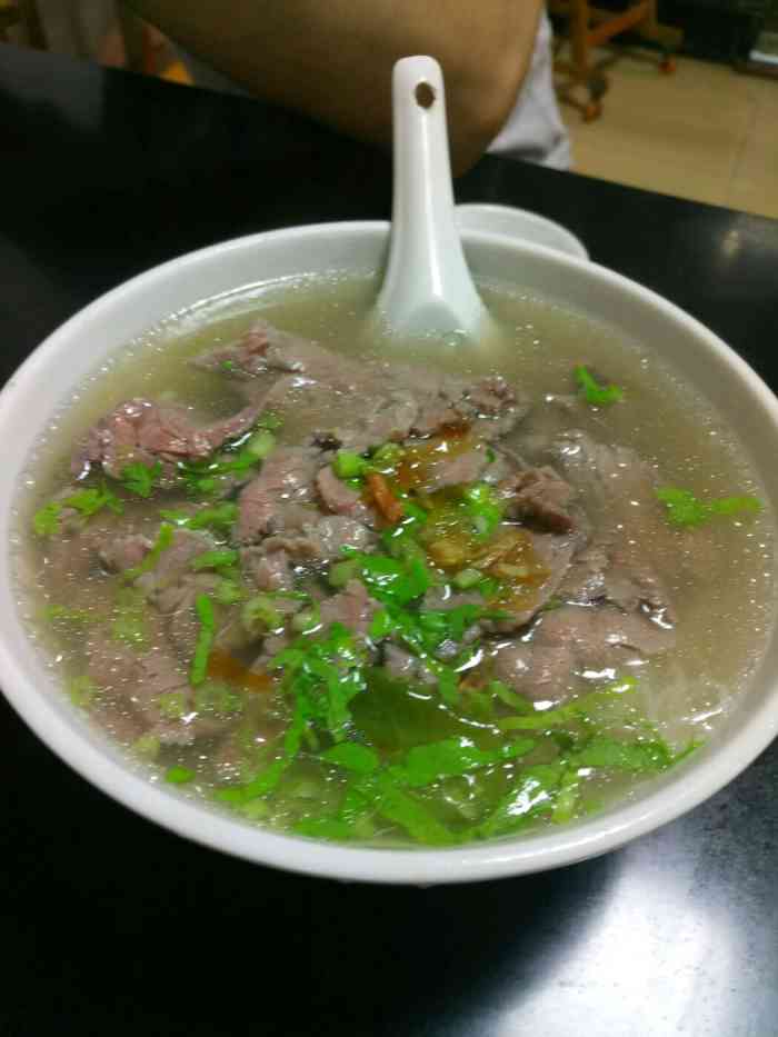 潮汕牛肉粿条汤-"他家蘸料好吃,沙茶酱沾牛丸一点都不腻还甜.