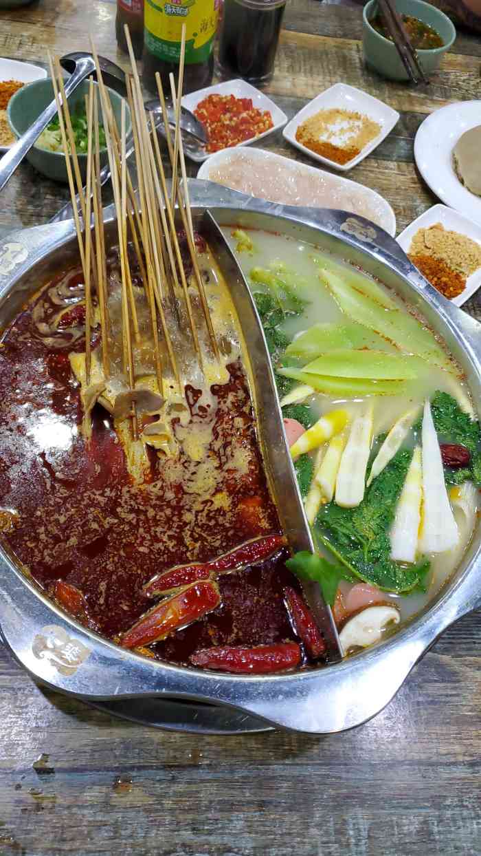 七婆串串香火锅(环城东路店)-"串串味道很不错,价钱也很便宜.