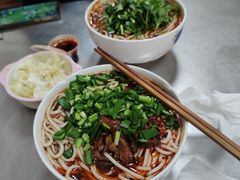 -珀玉莲花白米线店