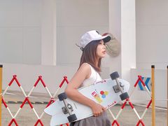 -迪卡侬成都天府店-停车场