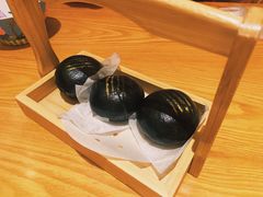 黑金流沙包-粤域茶餐厅