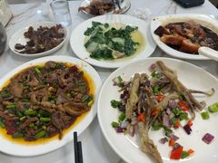 -余杨鸭鸭餐厅