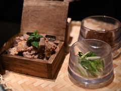 沙茶锅底-左庭右院鲜牛肉火锅黑金店(陆家嘴中心店)