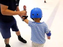 -冰纷万象滑冰场(赣州华润万象城店)