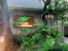 -Chom Cafe and Restaurant