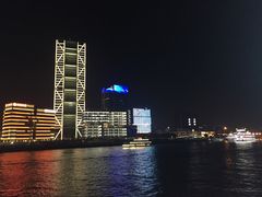 -黄浦江游览十六铺3号码头网红自助餐