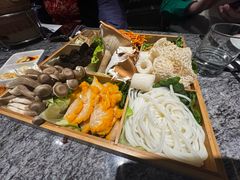 -彩云天云南餐厅