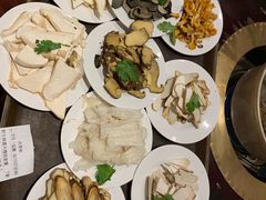 -天宜隆蘑菇宴火锅(石景山旗舰店)