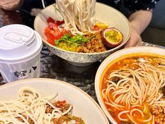 -粉八·云南米线·建水烧烤(常熟路店)