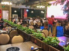 大堂-醉美东江·三文鱼·烧鸡公