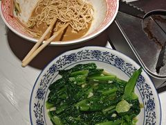 -石牌岭小亮蒸虾•湖北老字号(左岭店)