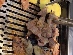 -臻牛烤肉