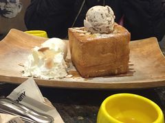 -莓园冰淇淋店