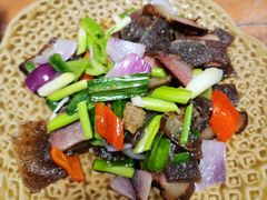 蕨粑炒腊肉-古城苗家土菜馆(河景餐厅店)