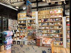 -猫的天空之城概念书店(杭州南宋御街店)