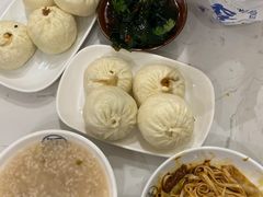-李与白包子铺(桐梓林店)