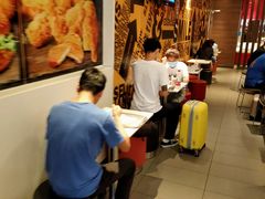 -麦当劳(汉口火车站候车室店)