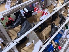 -唯品会(北京国瑞城店)