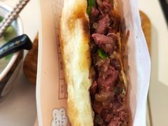 肥瘦相间驴肉火烧-驴公驴婆(曹杨店)