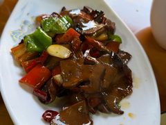 牛肝菌炒腊肉-龙姐私房菜(和顺古镇店)