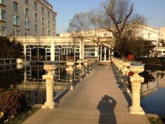 湖景咖啡厅外景-月亮河温泉度假酒店