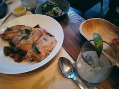 脆皮鸡配柠檬土豆-Mercato莫卡多露台餐厅与酒吧(K11店)
