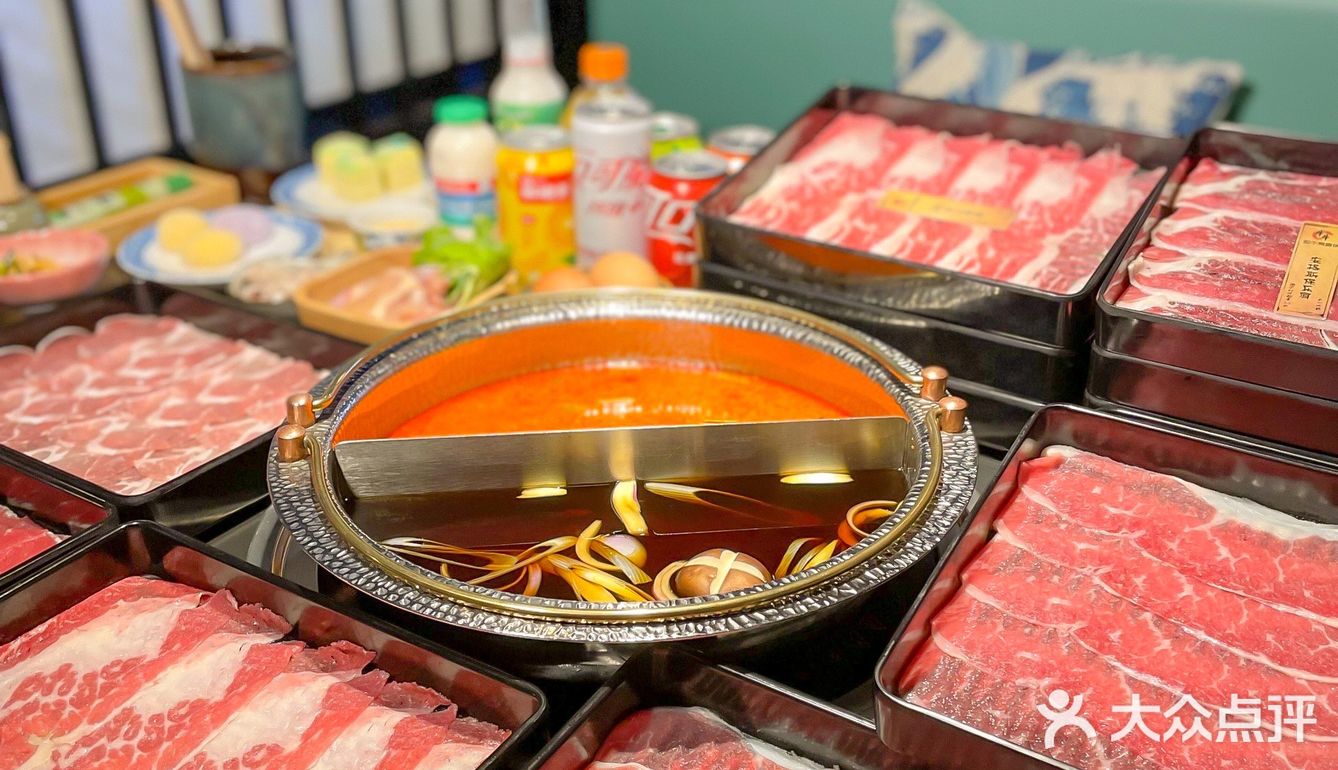 约会就来吃牛牛和牛寿喜锅，超满足✅