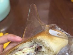 红豆沙奶油-高力乐面包咖啡厅(西塔店)