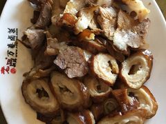 -老鼎万春卤菜(鹭湖宫8区店)