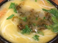 蒙自过桥米线-麦麦山云南菜(复地活力城店)