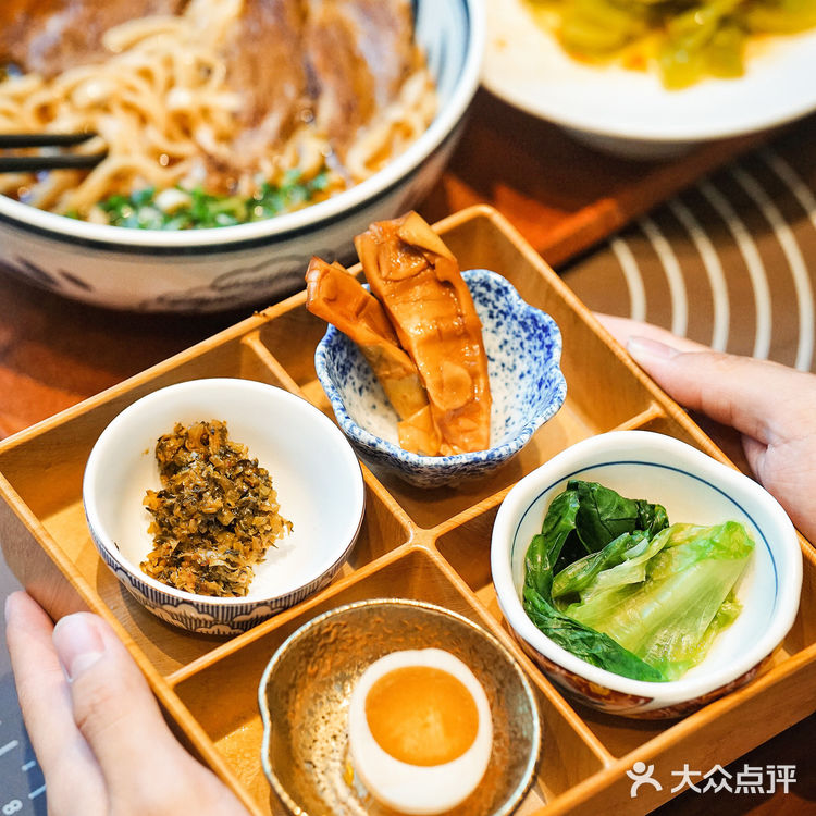 神仙牛肉面，料超足！！