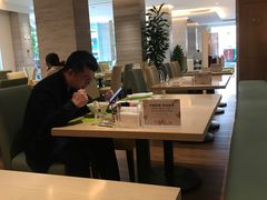 -上海虹桥君丽假日酒店(娄山关路地铁站店)