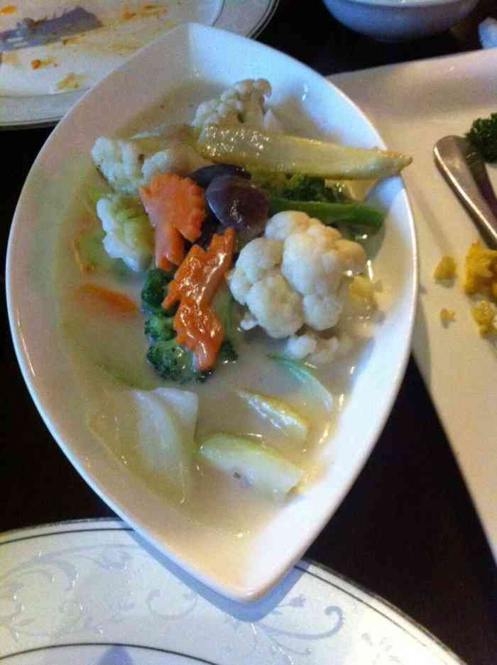 郑信宫泰国音乐餐厅(陆家嘴店)-"不错,帮朋友团的,总团购券很划算.