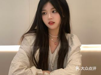 如果能吃完米其林大餐再去二楼和朋友品品酒