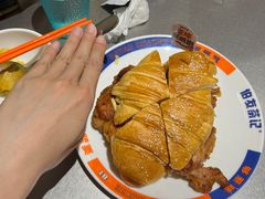 芝士鸡扒牛角包-伯友茶记(中华广场店)