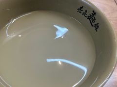 -亮亮面馆(经六路店)