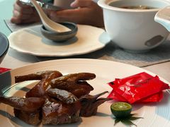 玻璃脆皮乳鸽-馋遇江南·精致湖景雅宴(东方之门店)