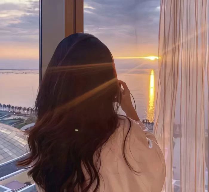 清新简约女头像