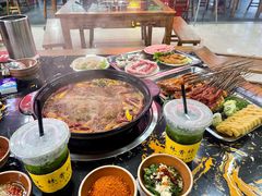 -灌县老妈砂锅串串香(万科红生活广场店)
