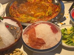 -茅草房·河畔园林火锅