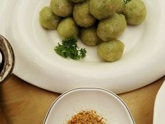 鲜虾芹菜丸-品海楼·大连海胆锅贴馆(东港店)