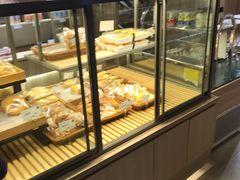 面包甜点陈列柜-顶东面包花园·生日蛋糕(世博店)