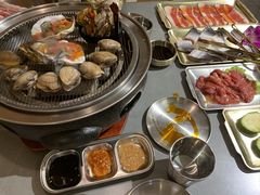 -围炉肉舍•炭烤活鳗•丹东海鲜烤肉(步行街店)