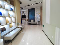 -柏乐口腔医院·舒适化无痛种植牙中心(东盟商务区院)