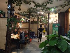 -六福酒馆(秦隆步行街店)