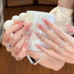 -七彩虹美甲美睫 半永久