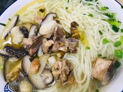 香菇炖鸡面-吴记喜利来老面馆(新光华街店)