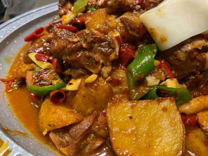 血站大盘鸡(西北路店)-"看着门面不大,里面倒是蛮大的,地上3层,.